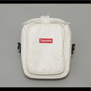 Supreme FW17 shoulderbag